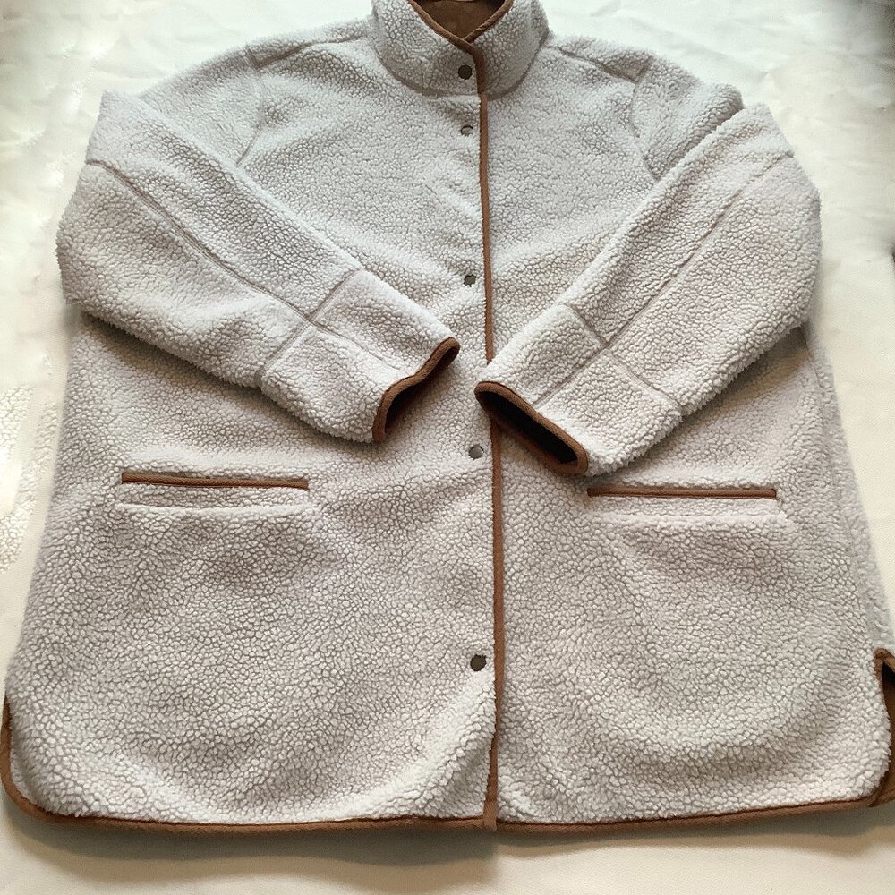 Old Navy Sherpa Faux Suede Jacket XXL Statement Piece Head Turning White Brown